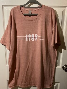 Taylor Swift Dusty Rose Short Sleeve Graphic Tee - 1989 Taylor’s Version